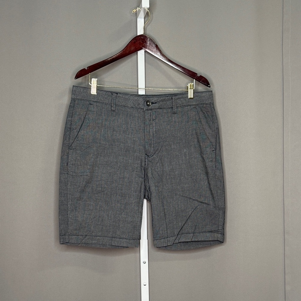 Guess Men's Charcoal Flat Front Shorts Size 34